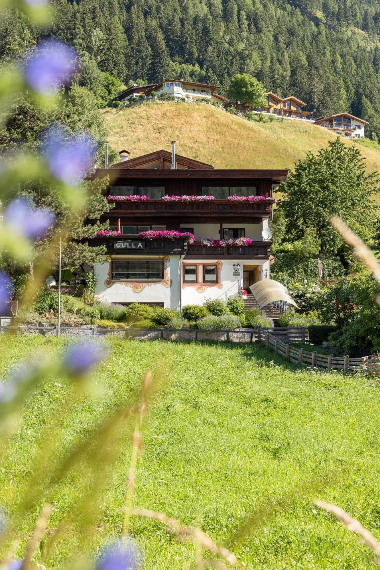 Pension Gulla - Ferienhaus Appartements B&B Neustift im Stubaital Exterior photo